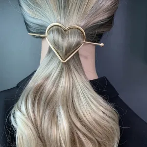 Heartshaped minimalist hair clip for elegant women